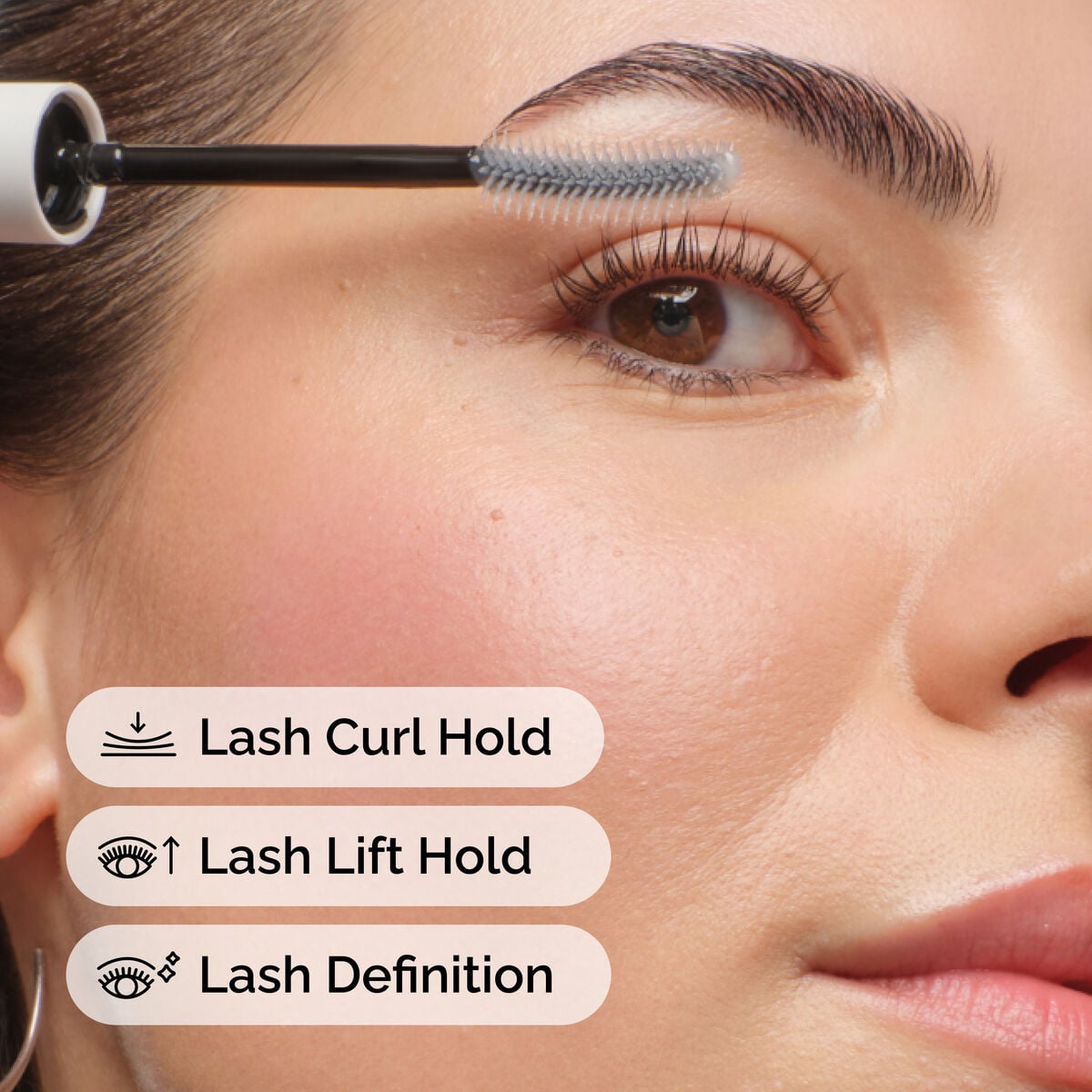 lash-curl-finisher-y8 ord-lash-curl-finisher-model-application-with-benefits.jpg